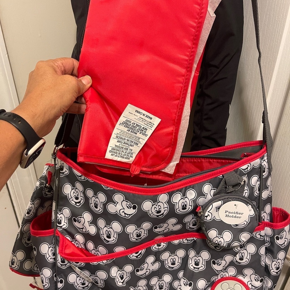 Disney Mickey Toss Print Satchel Wet Pack Changing Pad 
Pacifier& Bottle Holder - Picture 13 of 16
